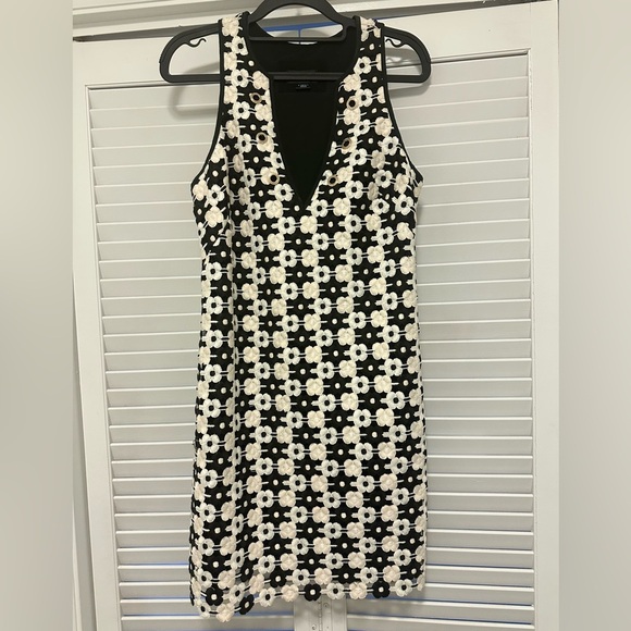 Maeve V-Neck Crochet Shift Dress - Picture 7 of 8